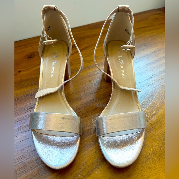 Gold CL By Laundry Heels with Ankle strap - Picture 1 of 4